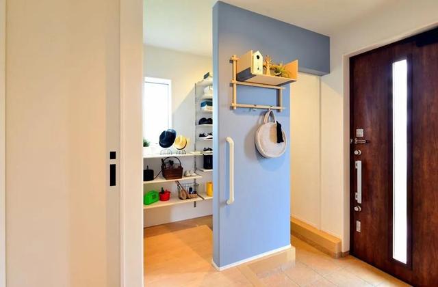 老年小妙招|玄关不要再做鞋柜！学习日本人做储藏室，收纳力强又好用
