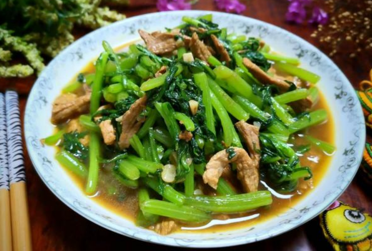 「安神」失眠最怕“它”，每天炒一盘，百吃不腻，养心安神，一觉睡到天亮