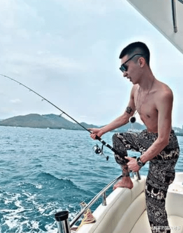 五道口|钓鱼竿误触高压电 22岁网红五道口宏楠当场身亡