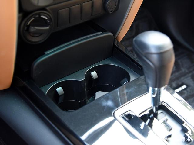 吉利|配普拉多同款发动机+2把锁+四驱, 平行进口跌破24.6万, H9也没辙