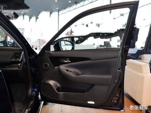 『丰田皇冠』5月份销量155辆，一代经典好车凉了，从60万跌到23万，没人欣赏