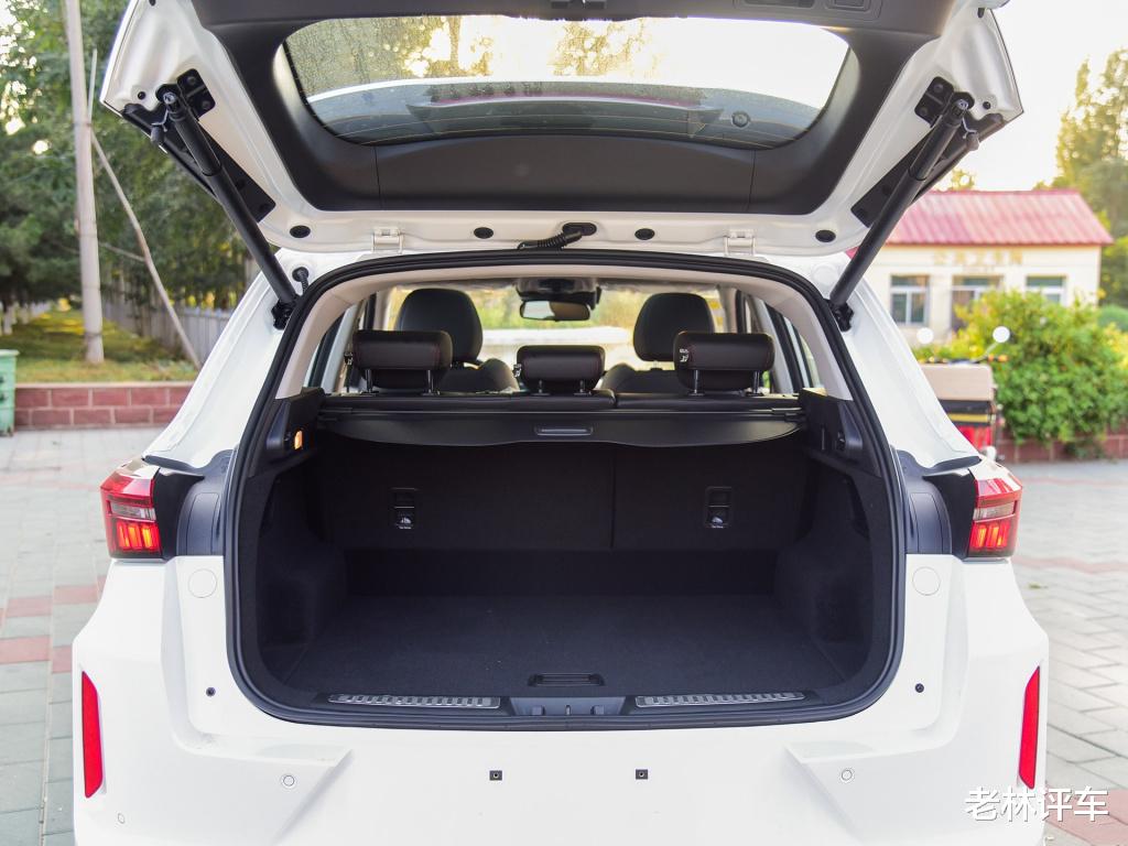 SUV|懂车的人都买这辆SUV，内行人：10万级最优选择，能开到你想换车