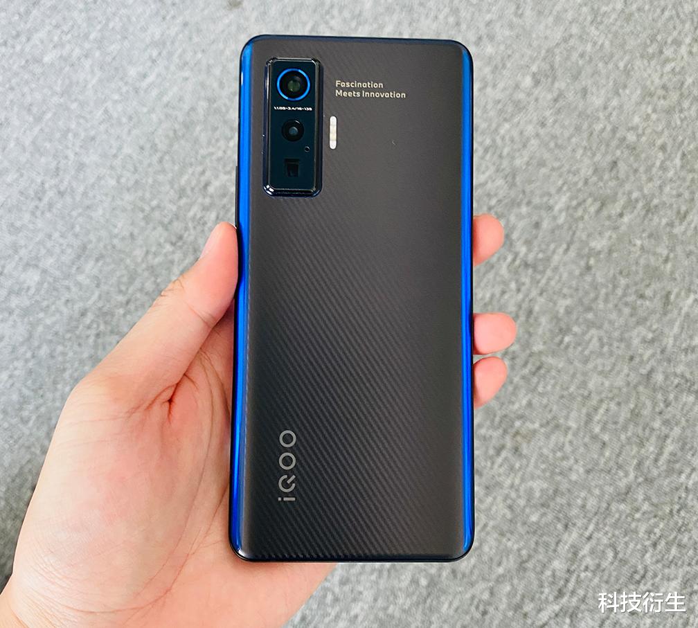 iqoo|iQOO 5终于发布了!120W快充+120Hz+12GB,价格伤不起