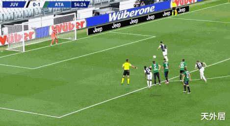 C罗|C罗绝境2球再救尤文!新发型+老庆祝动作,“点球之神”28场28球