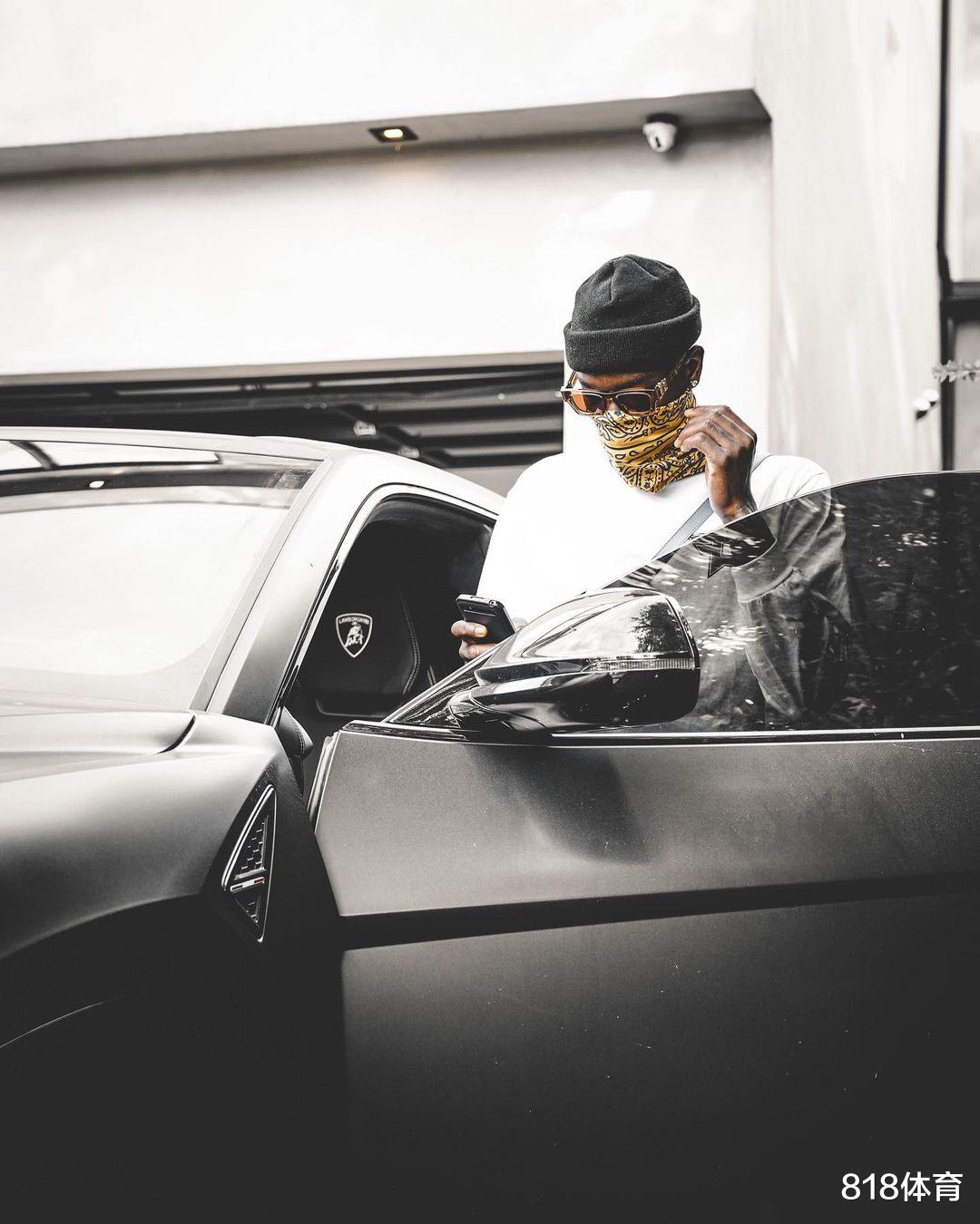 施罗德|有钱真好! 施罗德开300万兰博基尼大牛出门, 把围巾当口罩太马虎