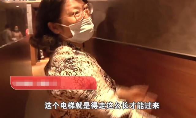 []承诺“3梯5户”，业主验房戏称像钻老鼠洞：大厅乱建物业办公室！