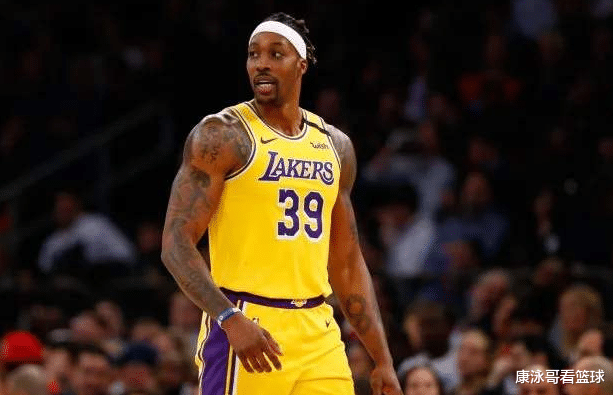湖人队|8分2板1助！湖人夺冠最尴尬的球员诞生，霍华德做了最正确的选择