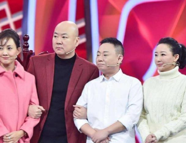 春晚|3年前，他因为在春晚说错一句话被处罚1个亿，离开舞台后来如何？