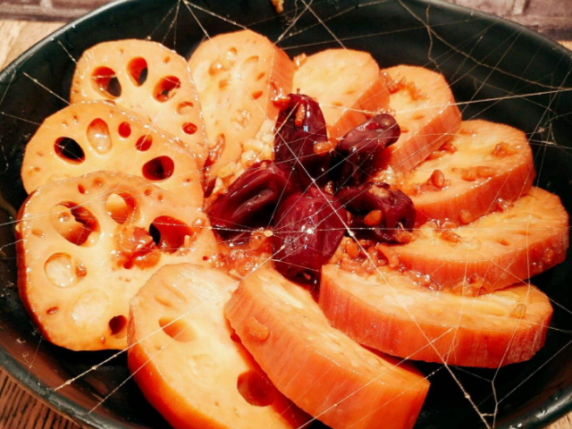 大姨妈▲女生来“大姨妈”期间，尽量多吃4物，或能排出污血，子宫更干净