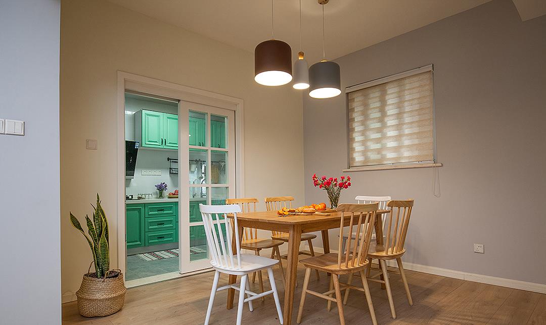 []这个家不算特豪华，但清爽简约的氛围让人喜欢，20万装修太值了！