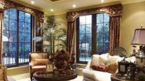 带你看看马伊琍住的豪宅，客厅罗马柱都是欧洲进口的，太豪华了