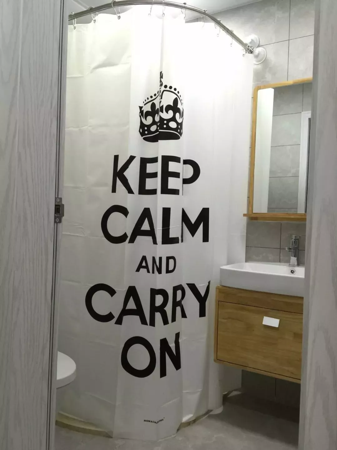 迷你的小户型卫生间，就算做不了干湿分离，也要很好看