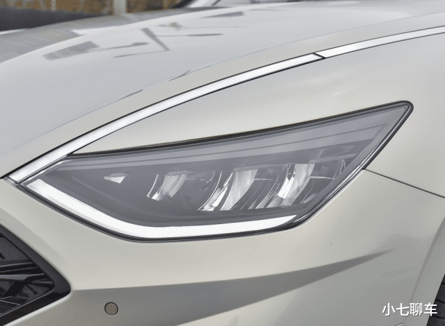 [现代索纳塔]2020款索纳塔正式亮相，比别克君威有范，搭2.0T四缸引擎，配8AT