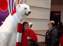 |“钓鱼的时候发现的，有点吓人，我该不该上去看看怎么回事？”这事挺大，哈哈哈哈