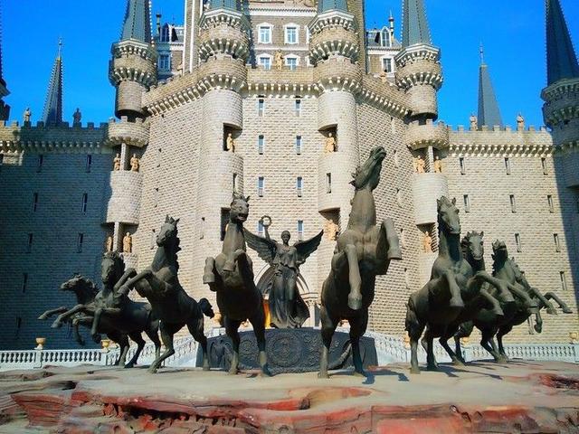 欧洲▲当年，整个欧洲狂热模仿中国建筑；如今，中国却山寨了整个世界