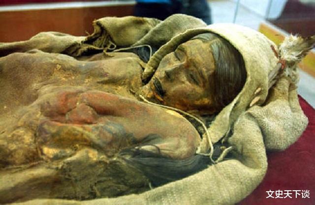 「新疆维吾尔自治区」彭加木的同事，发现楼兰美女肺中有异物，找到了罗布泊神秘源头
