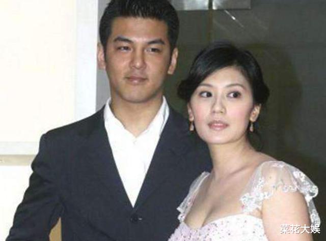 贾静雯|19岁拔掉父亲氧气管，36岁赔前夫2000万，嫁小9岁老公却被宠成公主
