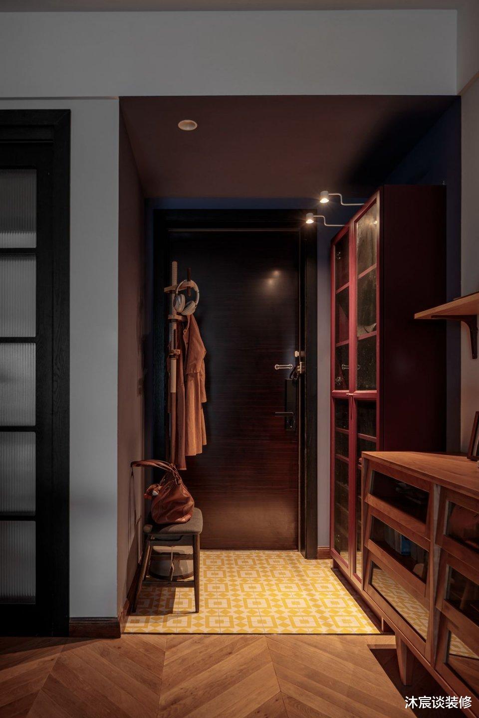 |这对夫妻新家因怀旧风引人注目，全屋温馨浪漫，生活过得简单幸福