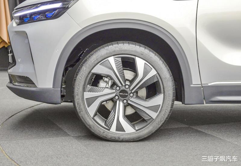 [买车]再等等！国产“X7”即将上市，一看预售价，车友：排队买车节奏！