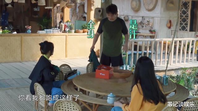 黄磊▲雷打不动的黄磊变了，人设面临新问题，蘑菇屋该如何处理？