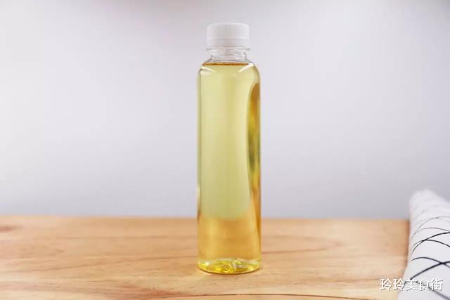 ：炸花椒油时，花椒到底要不要浸泡？很多人搞错，难怪不麻又不香