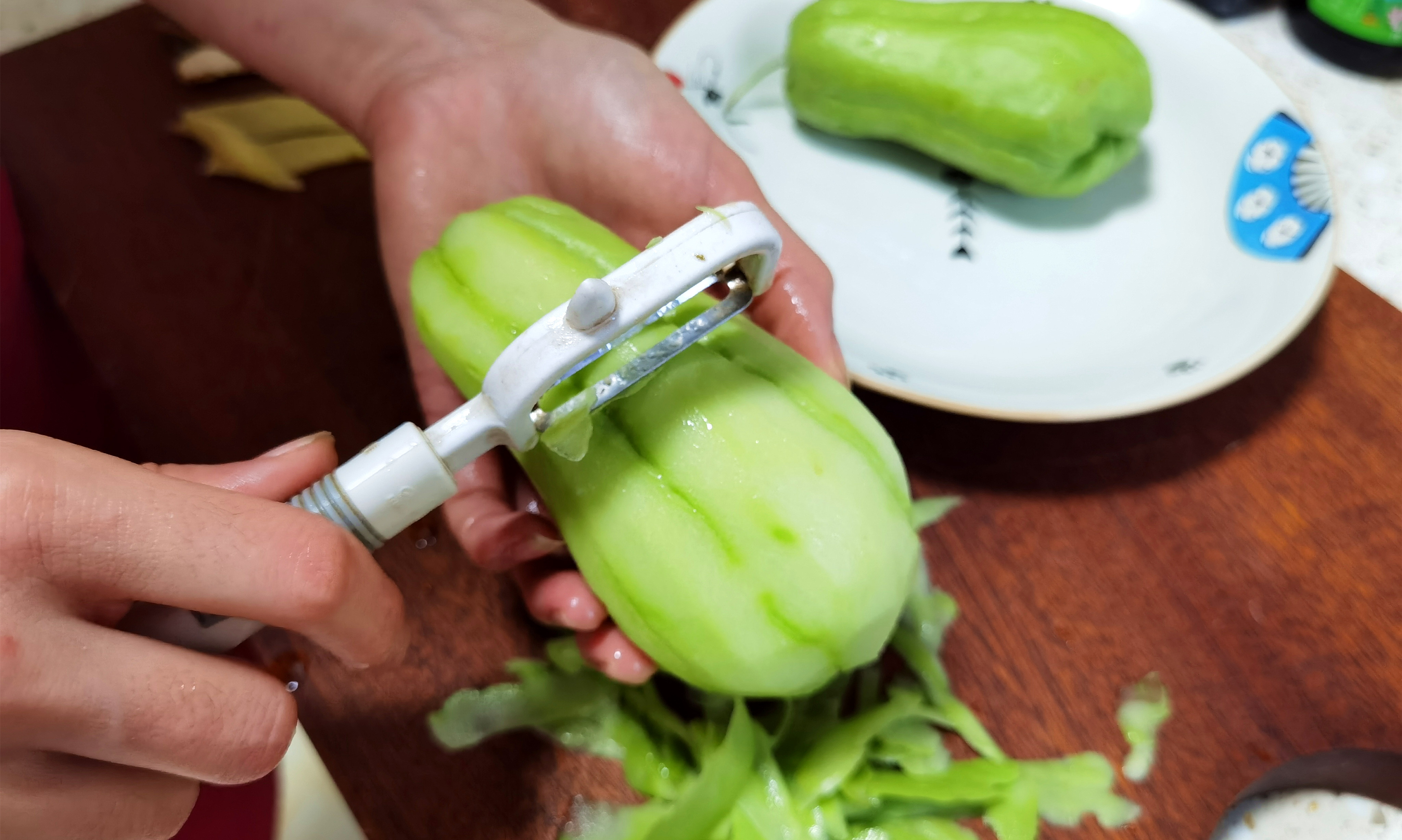 排骨|冬天,我家常吃这菜,钙是冬瓜2倍,铁是南瓜4倍,炖汤鲜美又营养