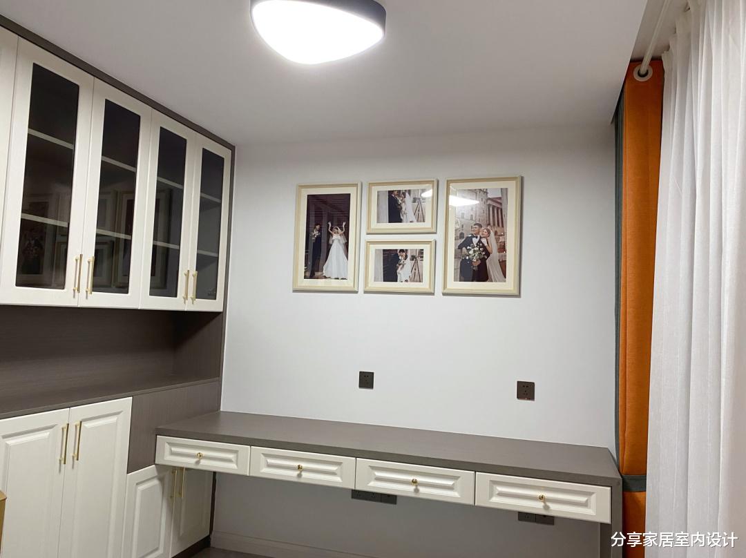 |她家141平新房，效果很漂亮，把次卧改衣帽间和书房，很实用！