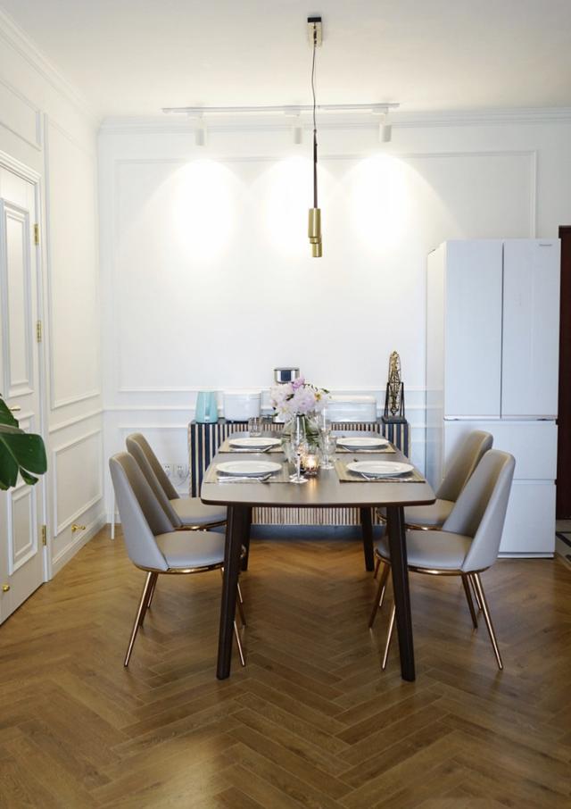 背景墙|这款65㎡精致通透小户型，装出了大宅的气势，简约又不失奢华！