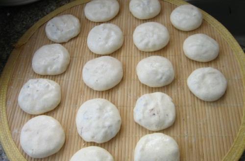 『油炸糕』油炸糕最简单的做法,不发面不饧面,3分钟学会,个个空心鼓大泡