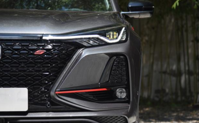 「SUV」“中国特供”当之无愧！堪称长安最完美SUV，比荣放帅还配名牌