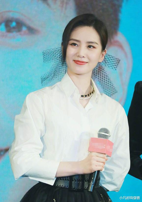 刘诗诗|刘诗诗和阚清子同框，明明同龄人，却看似相差很多！