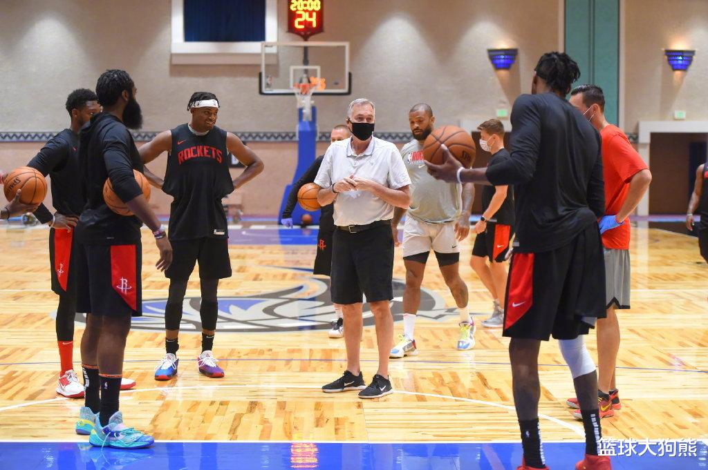 火箭队|火箭大战雷霆！5套阵容太奢侈，主力名单再添3员虎将，德帅挑花眼