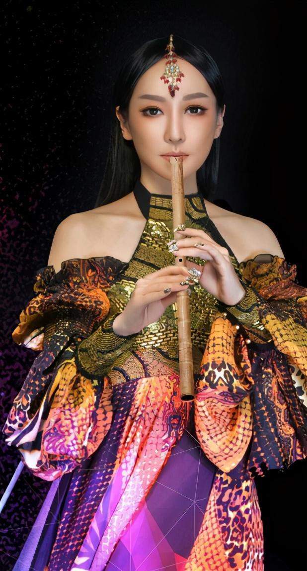 闪婚|她是春晚的常客，却与相识不到一天的富豪闪婚，如今40岁成阔太