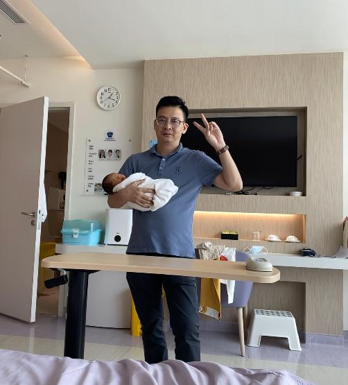 陶晶晶|20岁网红身价过亿，却遭中年总裁骗婚生子，还被要求把儿子给原配