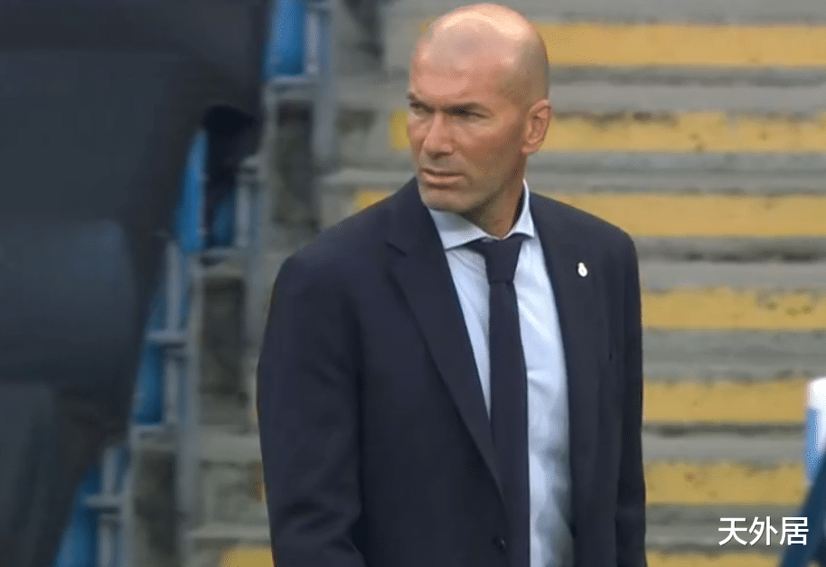 皇家马德里|1-2，皇马出局！齐达内被瓜迪奥拉双杀，爱徒连送2份超级大礼