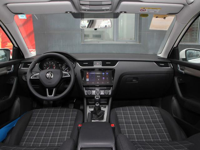 斯柯达明锐|落地不到10万，这合资比捷达耐造，家用油耗5.3L，可惜卖不动