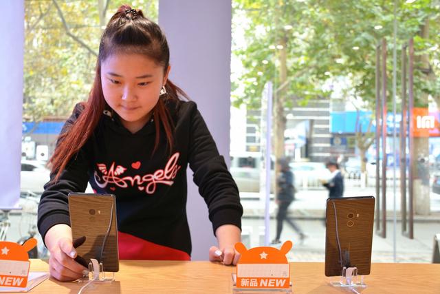 华为■用华为的都是高端人士？请别自己骗自己，用手机不分三六九等