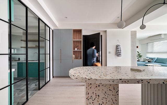 『』坚持极简主义的台湾夫妇，把家装修得井井有条，看着都舒服，晒晒