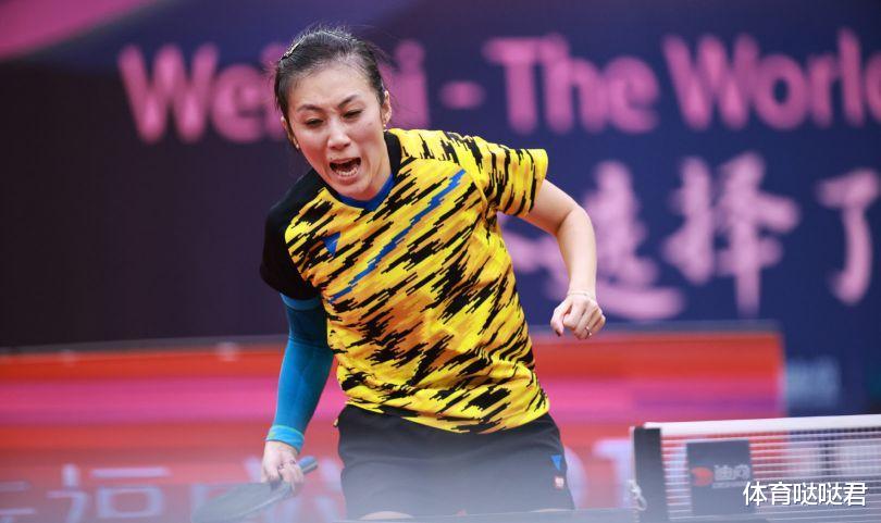 伊藤美诚|伊藤美诚登上领奖台！轰4-0横扫华裔老将夺铜，输给国乒仍有收获