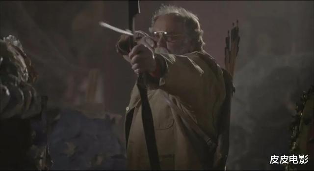 [吴宇森]1993年，吴宇森拍出这部B级片，美国票房大卖，香港影迷却怒给差评