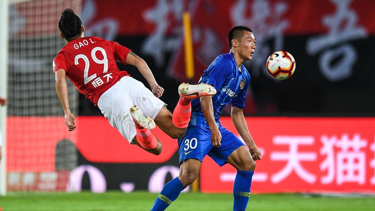 郜林|郜林离开恒大皆拜一人所赐，多次在中超暴力犯规，如今已无球可踢