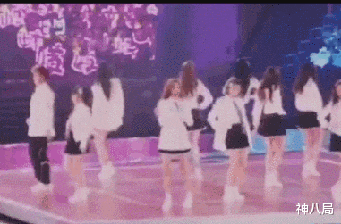 张艺凡■出道第一天就被全网嘲，她是新一代强推之耻？