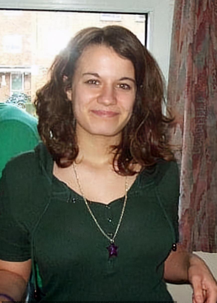 教师|32岁女教师强迫男学生与其交往5年，逼得对方曾一度想要自宫