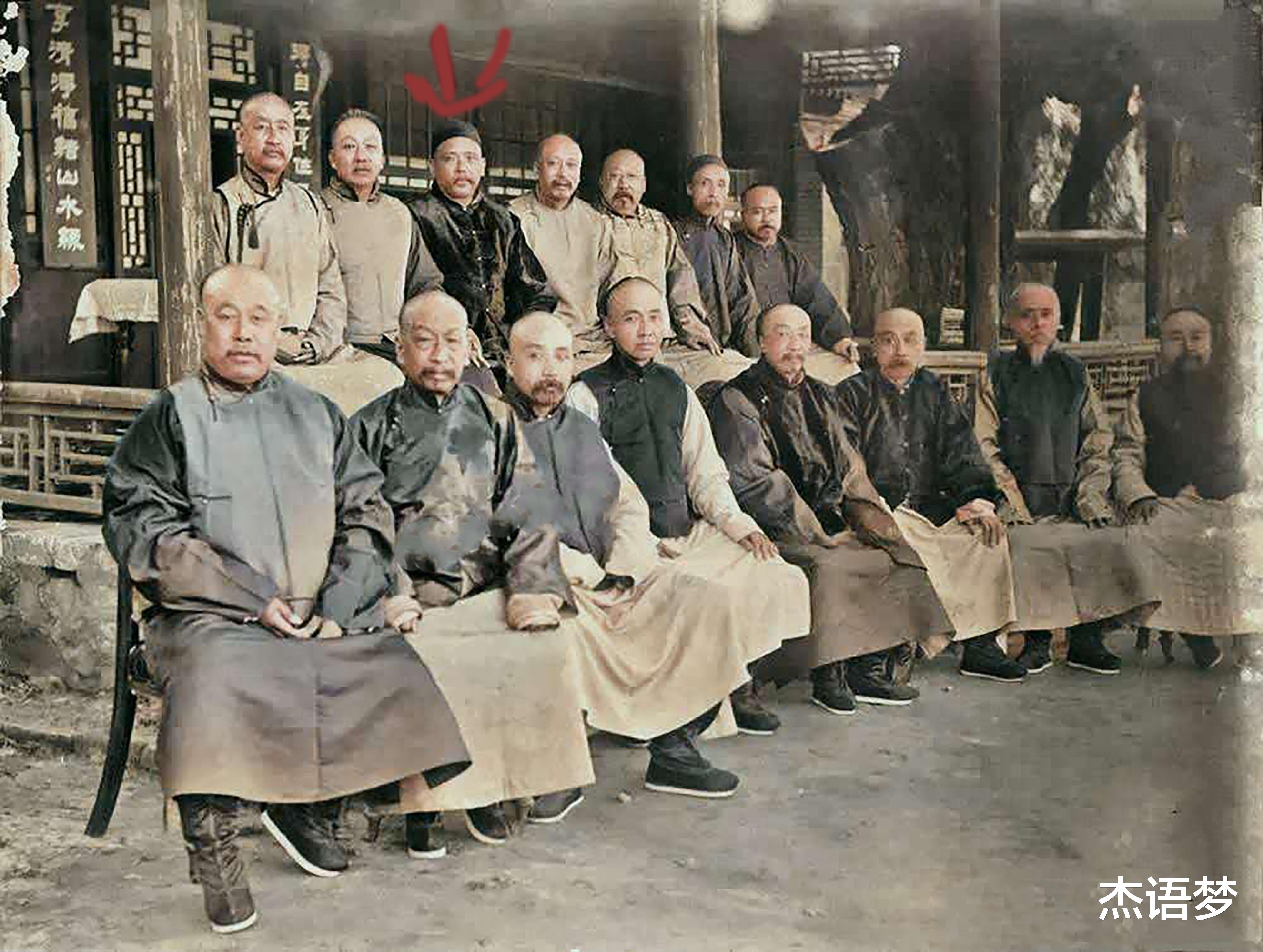 袁世凯|罕见历史彩照：很多人连1张都没见过，图9在他们面前，袁世凯乖乖的坐后排