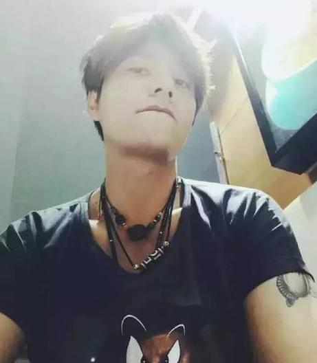 |明星们玩起文玩，原来也会走火入魔