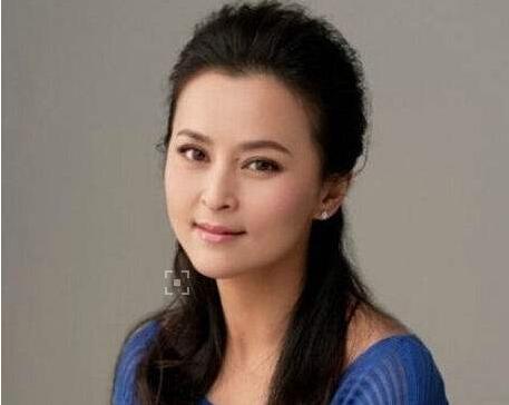 黄志忠|黄志忠：被前妻捧13年后成弃子，转身另娶她人，如今过成了这样