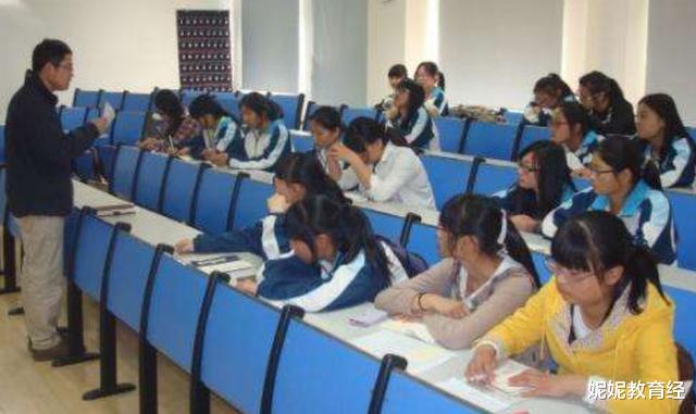 中考|教育部将严抓“普职比”，可能一半学生上不了高中，同学欲哭无泪