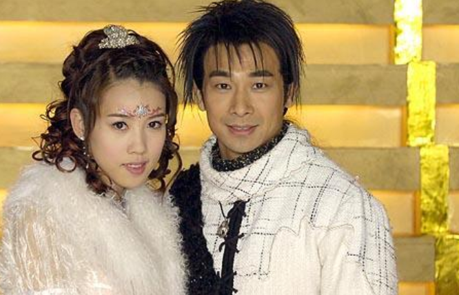 章子怡|出道就让宁静为她做配，扬言会超过章子怡，今演丫鬟被指蹭红毯