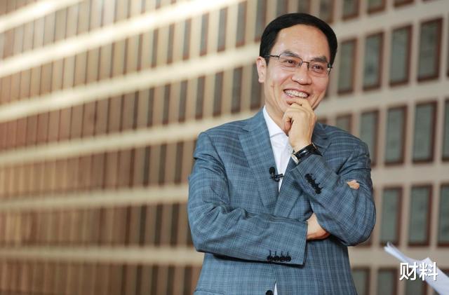 李河君|他曾是中国首富，身价高达1600亿，如今财富缩水1500亿成老赖