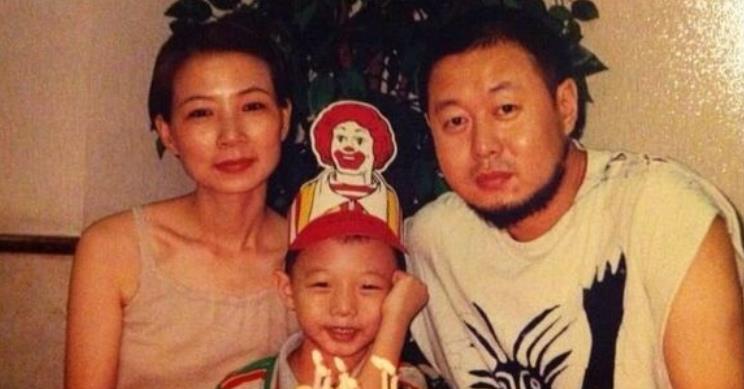 霍尊|她生完儿子“被迫”离婚，如今儿子大红大紫，前夫却想来“沾光”